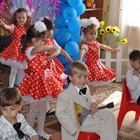 Tańce i zabawy w przedszkolu Wesoły Uśmiech